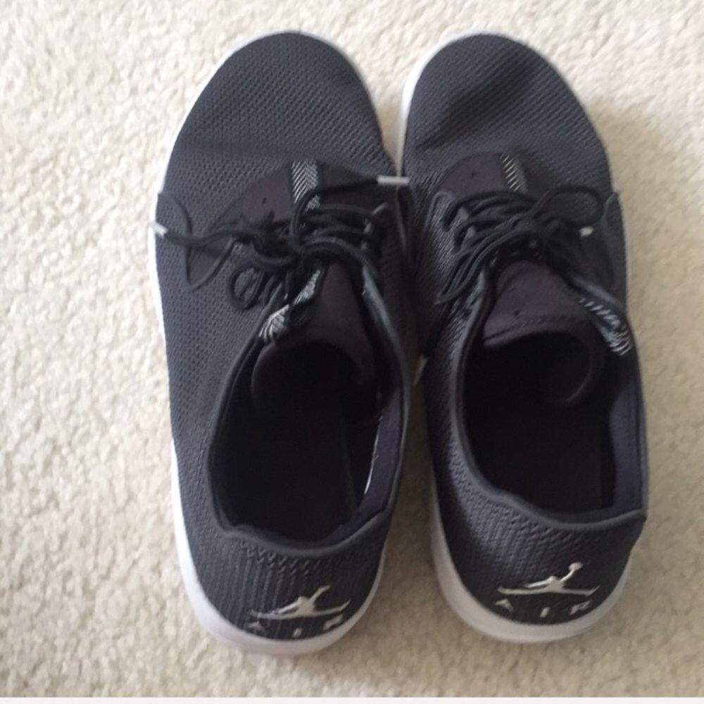 Men’s Nike Air Sneakers (size 10.5) - Picture 6 of 6
